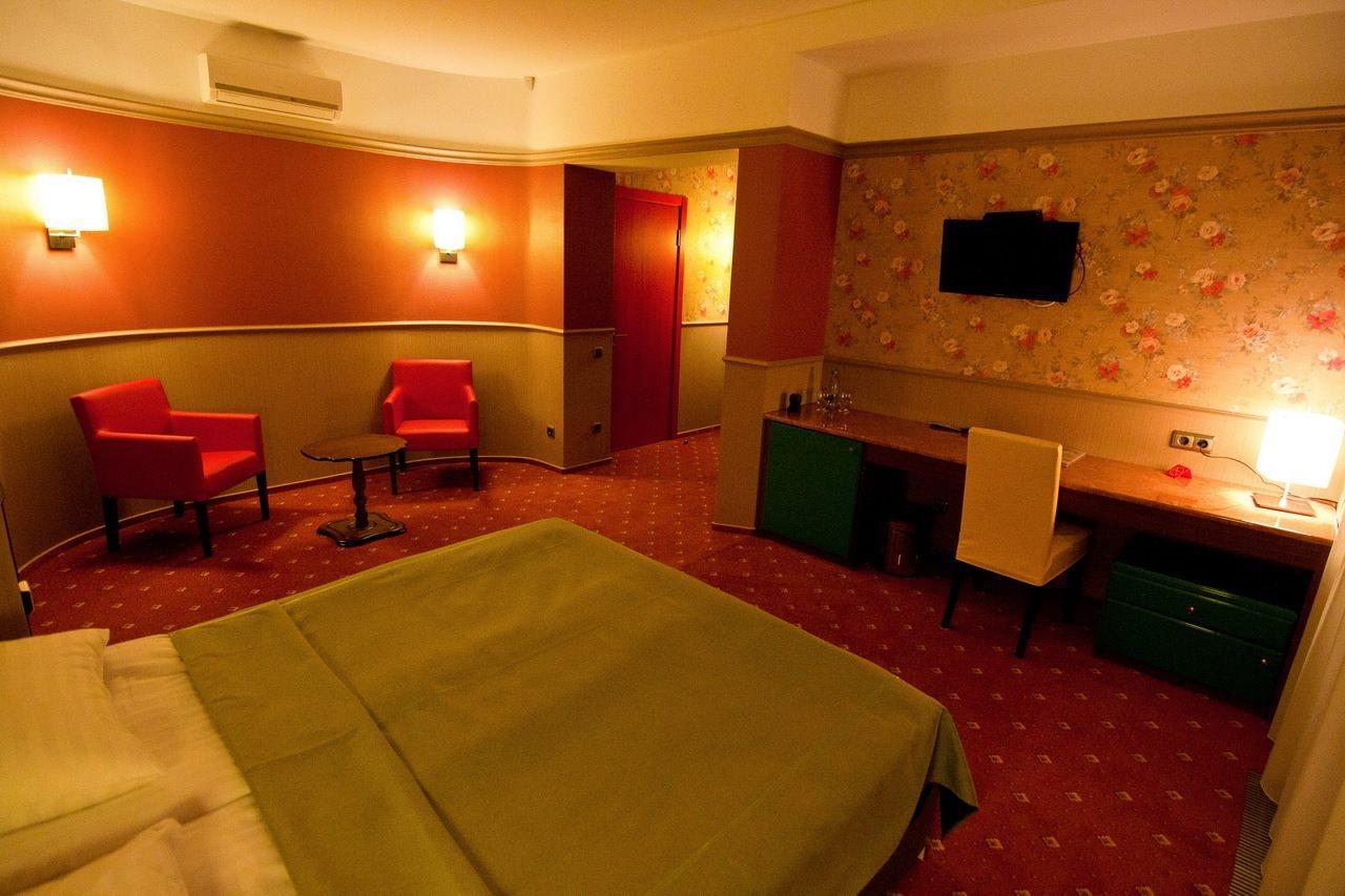 Road Star Hotel Dniepropietrowsk Zewnętrze zdjęcie